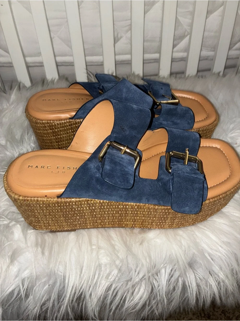 Like New Marc Fisher Navy Suede Wedge Slide Sandals with Buckles Sz 8.5 M